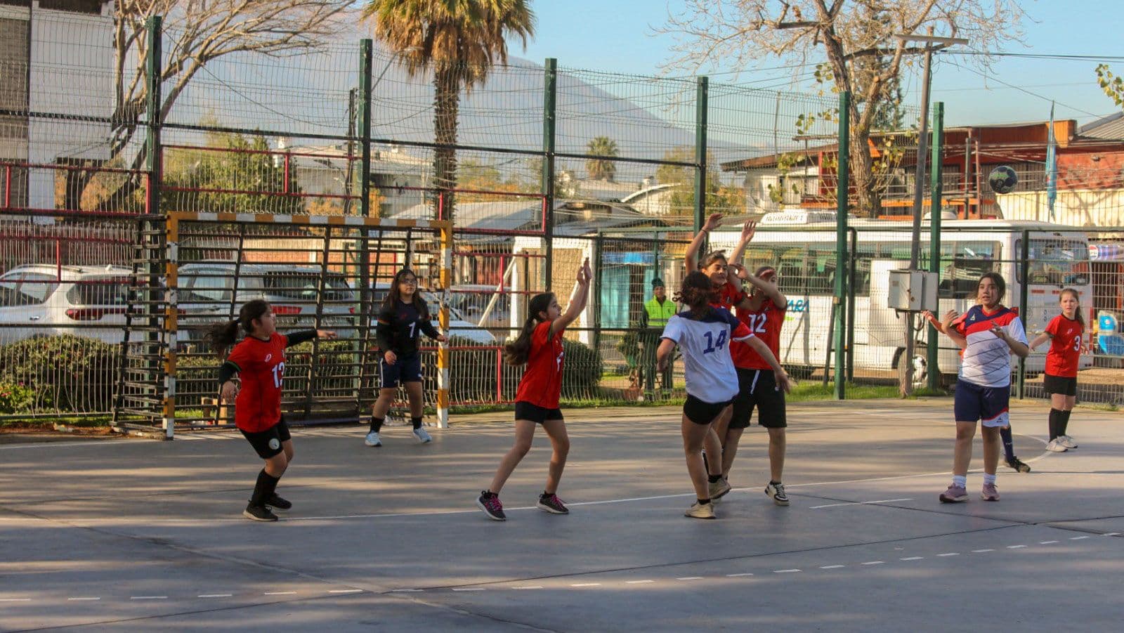 Carmela Silva Donoso ganó la fase comunal del Balonmano Sub 14