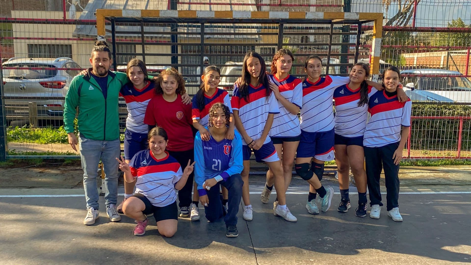 Carmela Silva Donoso ganó la fase comunal del Balonmano Sub 14