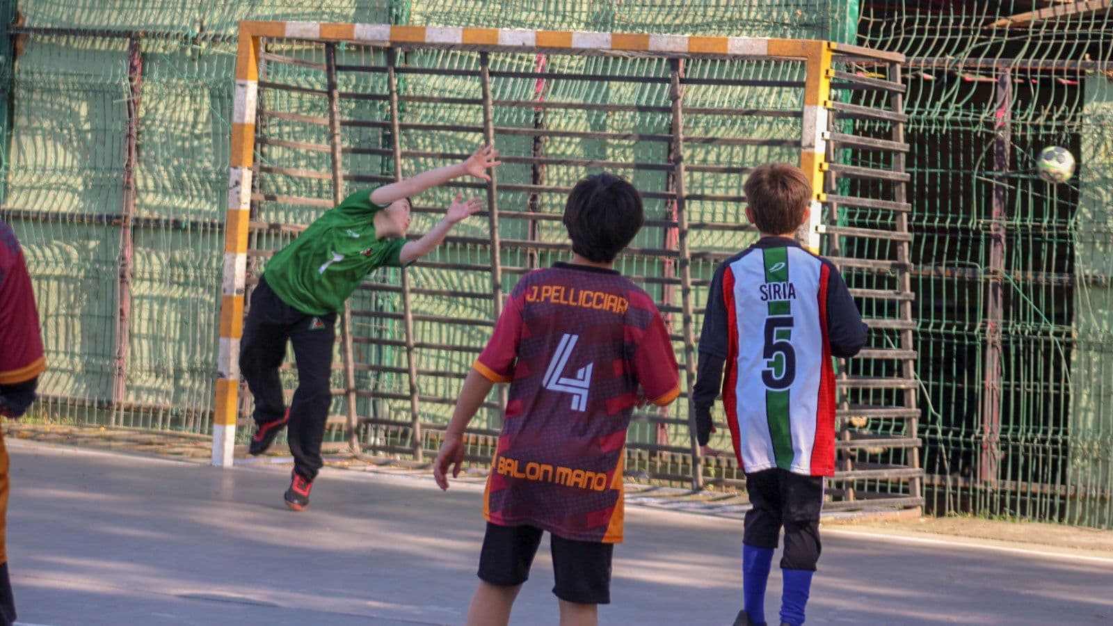 Carmela Silva Donoso ganó la fase comunal del Balonmano Sub 14