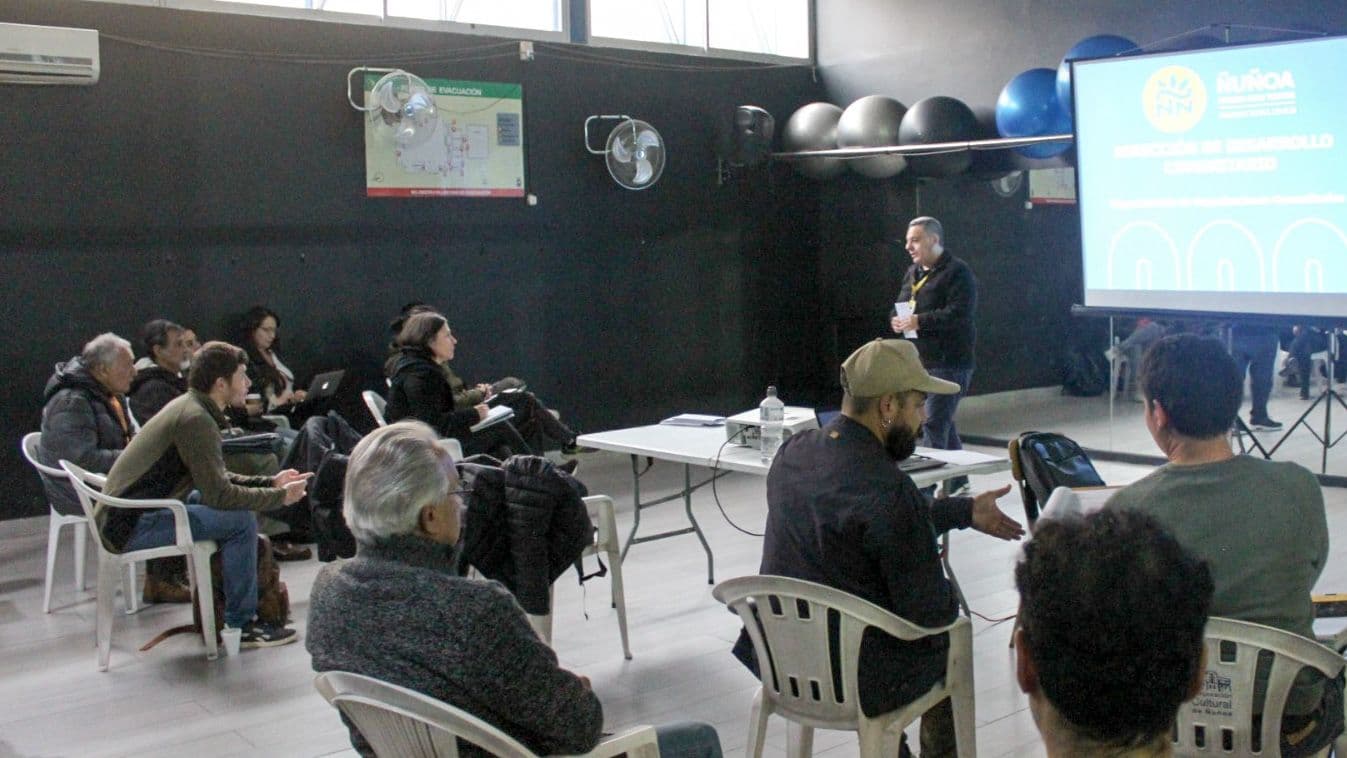 Capacitación para postular al “Fondo Corazón de Barrio”
