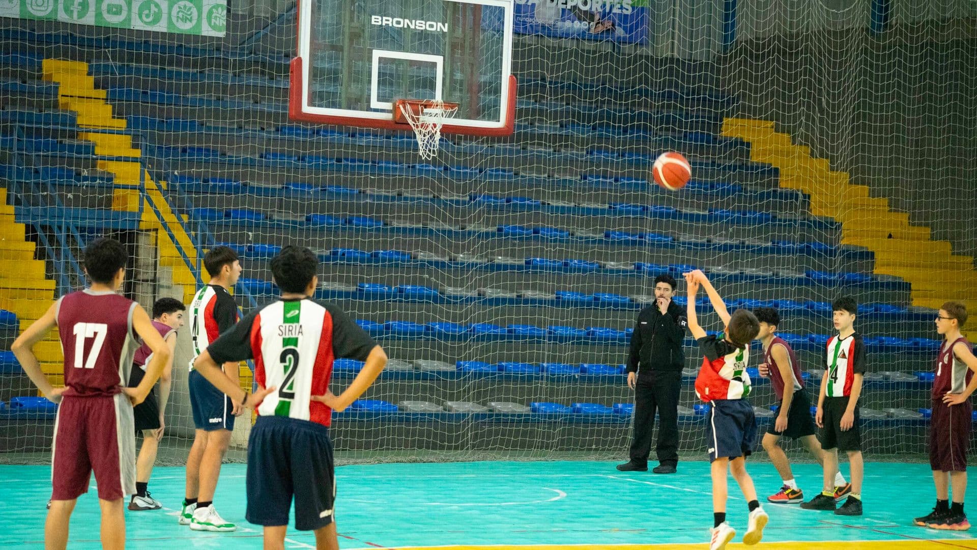 Liceo Augusto D’halmar y Colegio República de Siria avanzan en el Básquetbol Sub 14