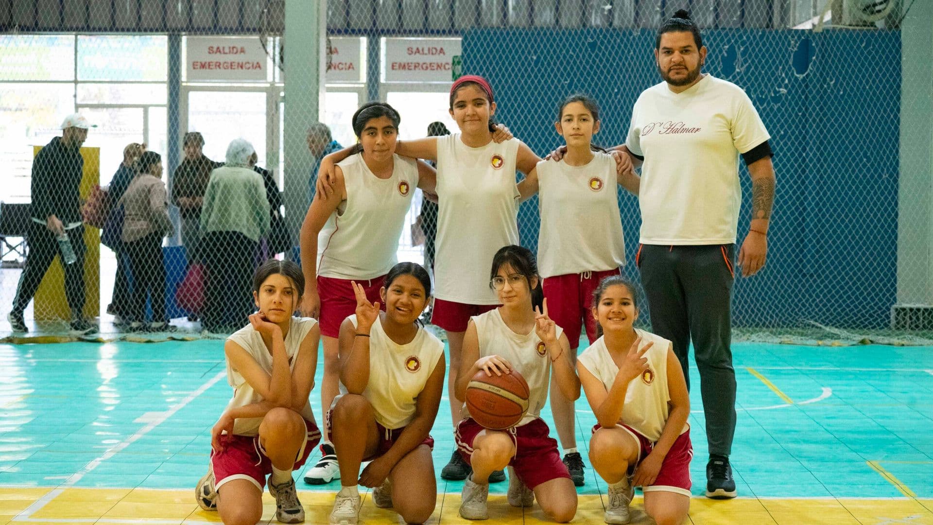 Liceo Augusto D’halmar y Colegio República de Siria avanzan en el Básquetbol Sub 14