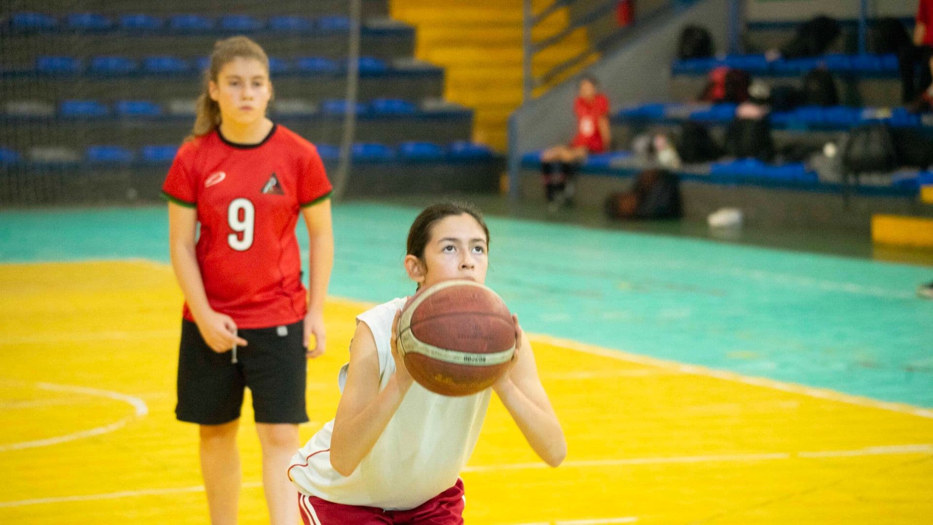 Liceo Augusto D’halmar y Colegio República de Siria avanzan en el Básquetbol Sub 14