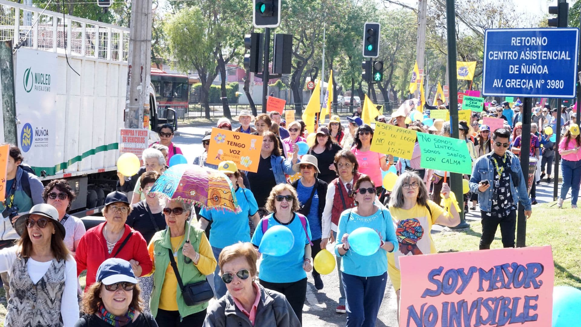 Gran Caminata Mayor hasta Plaza Ñuñoa