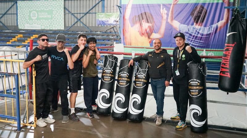 Ihcer Sport donó ocho sacos de boxeo a Ñuñoa Deportes