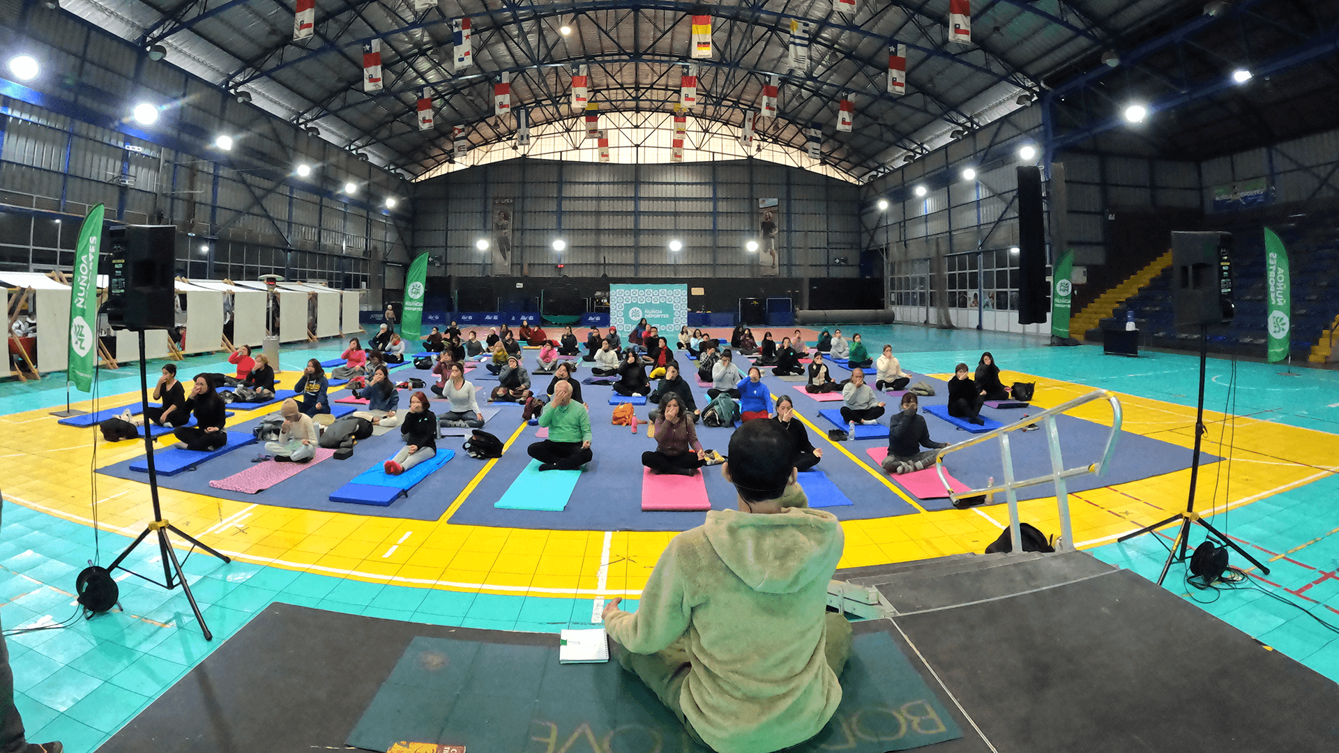 MasterClass de Yoga 2025 congregó a más de un centenar de personas