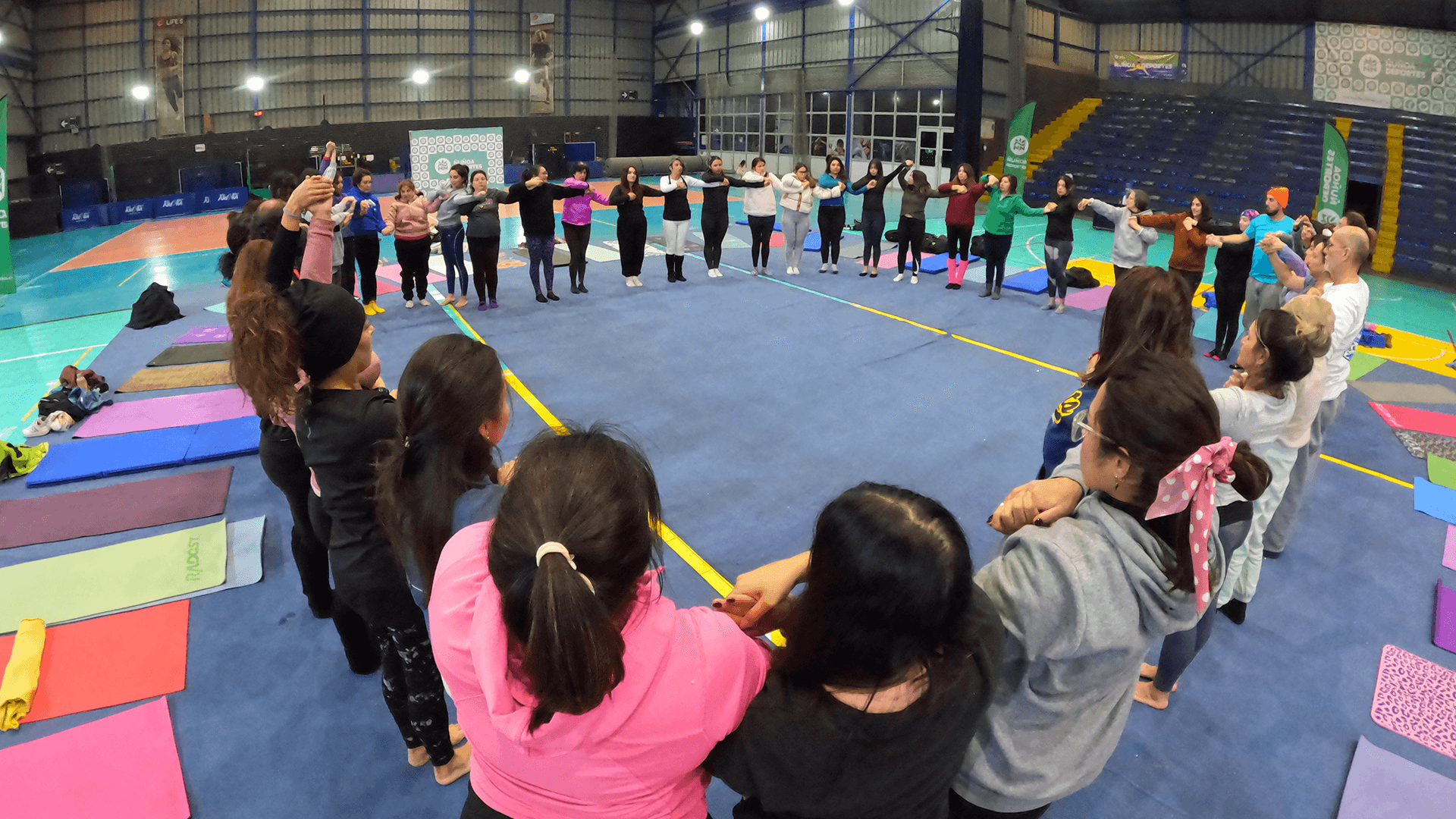 MasterClass de Yoga 2025 congregó a más de un centenar de personas