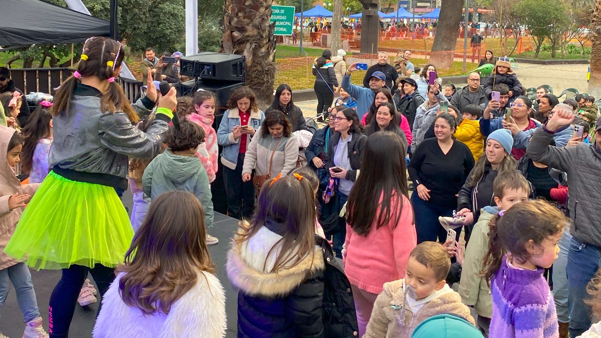 Ñuñoa Deportes colaboró con una Zumba Kids en el Día de la Niñez