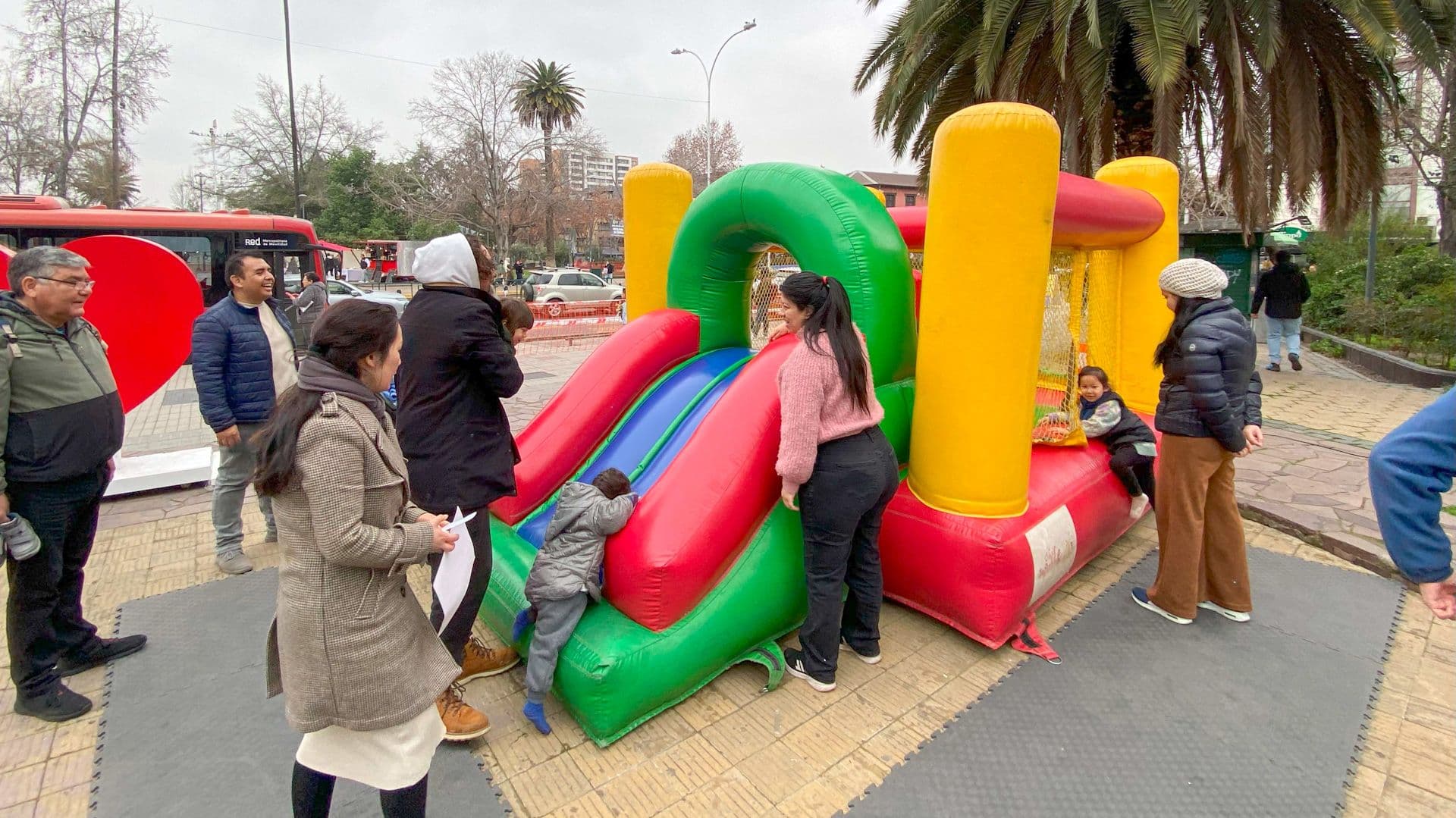 Ñuñoa Deportes colaboró con una Zumba Kids en el Día de la Niñez