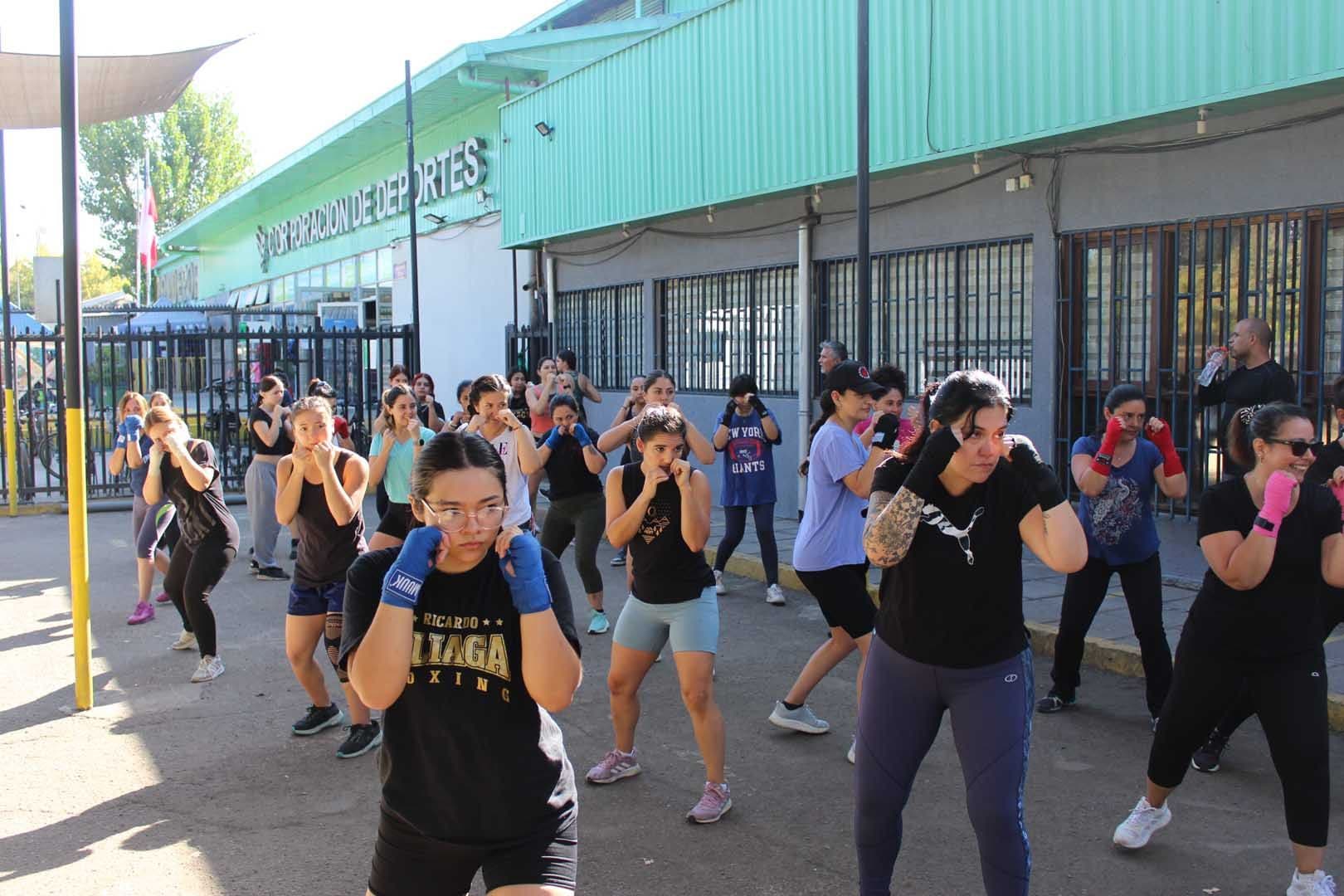 Jornada Deportiva Mujeres de Ñuñoa reunió a cerca de 500 ñuñoínas