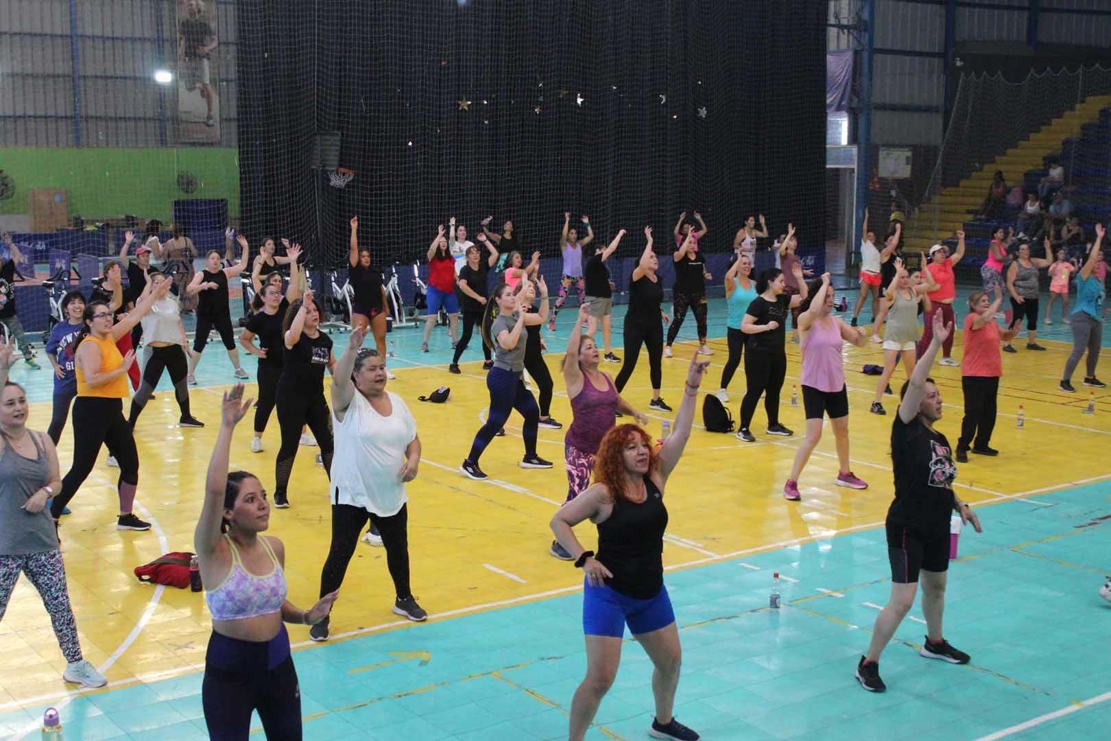 Jornada Deportiva Mujeres de Ñuñoa reunió a cerca de 500 ñuñoínas