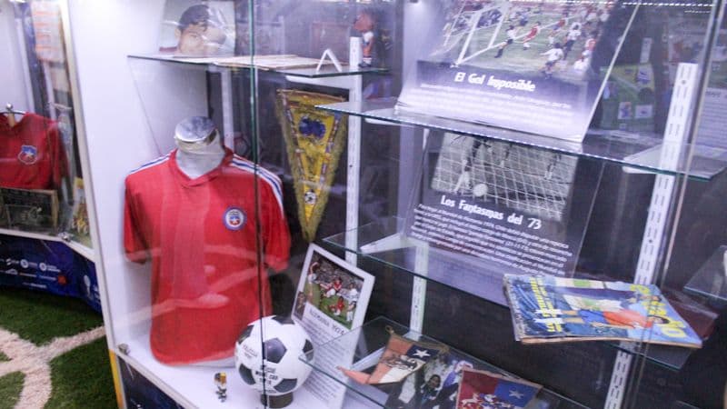 El Bus Museo del Sifup se instaló en Ñuñoa