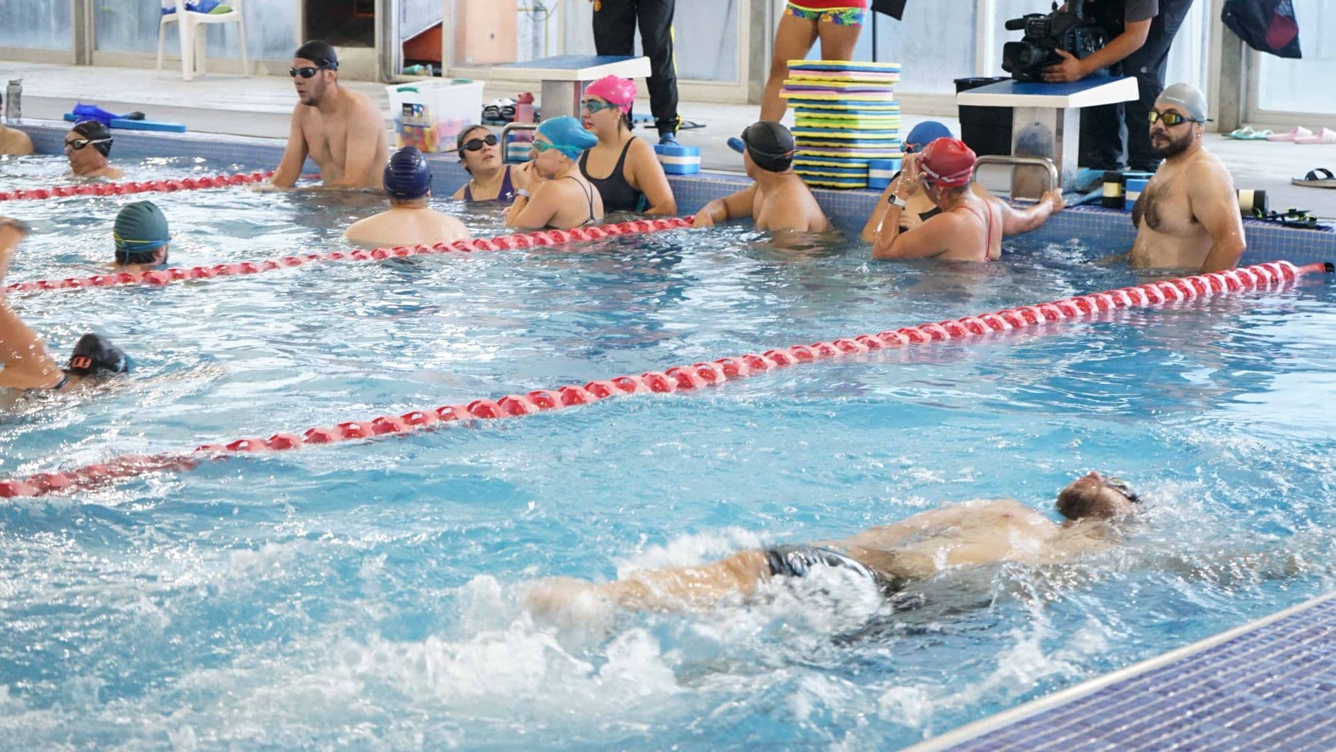 Meganoticias Amanece estuvo en nuestra piscina