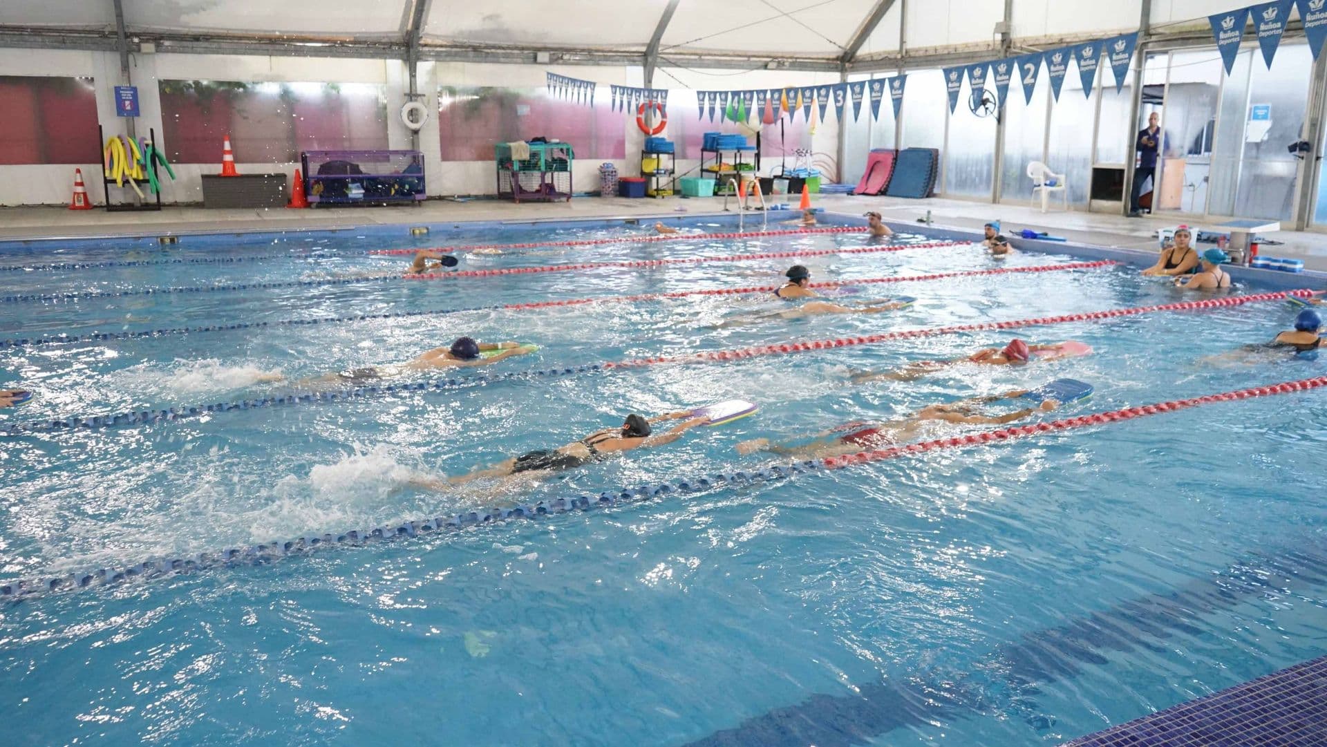 Meganoticias Amanece estuvo en nuestra piscina