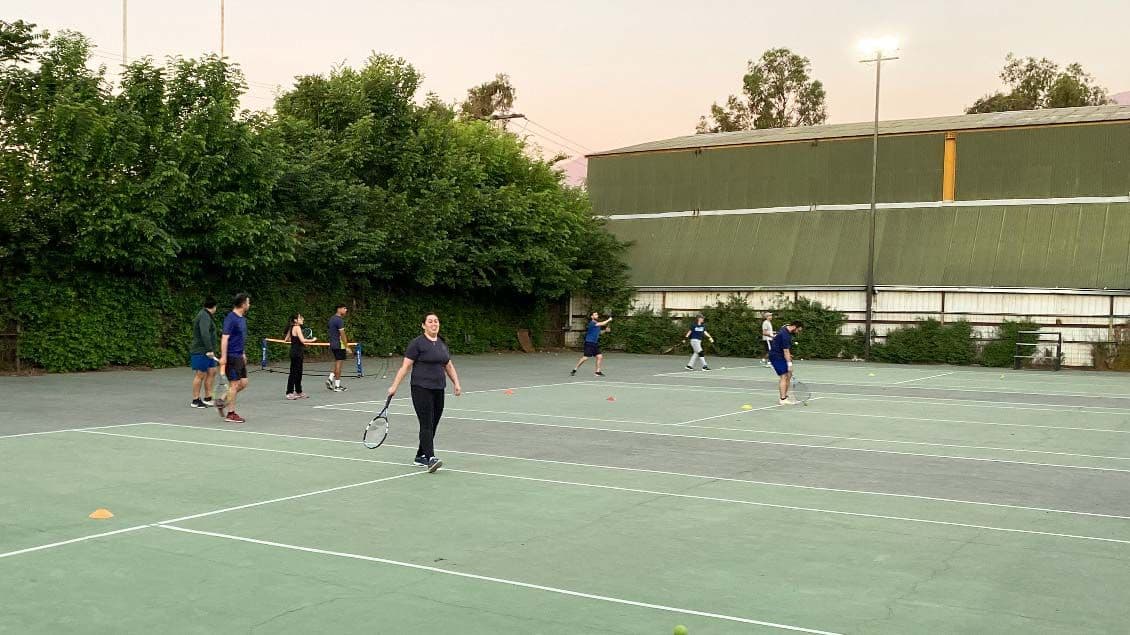 Conoce nuestra oferta de tenis en la UMCE