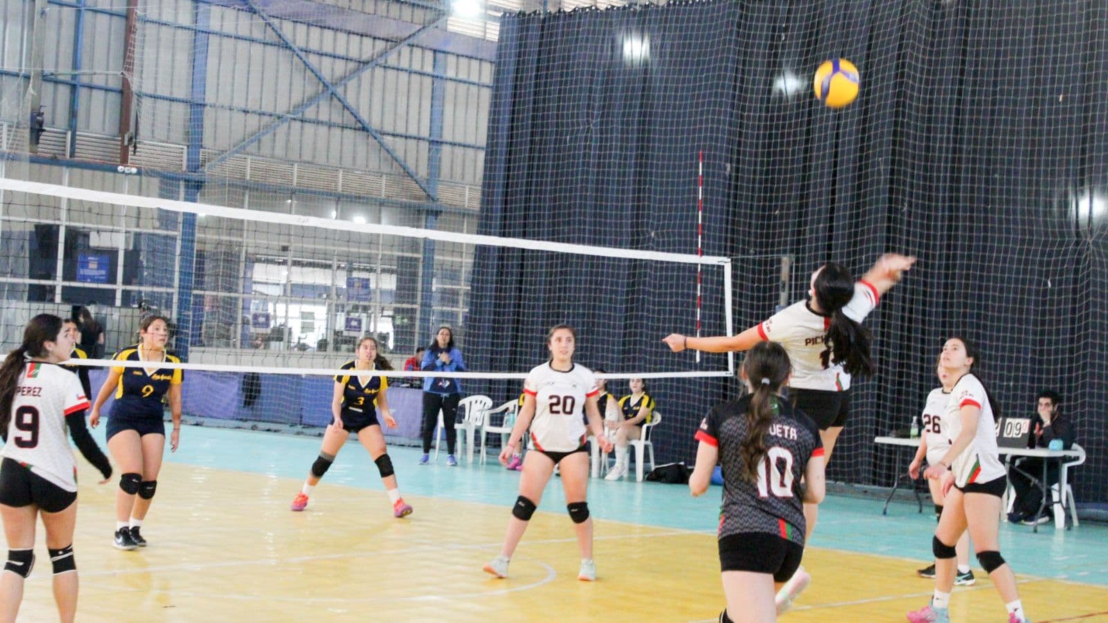 Vóleibol Juvenil ya tiene sus representantes de Ñuñoa