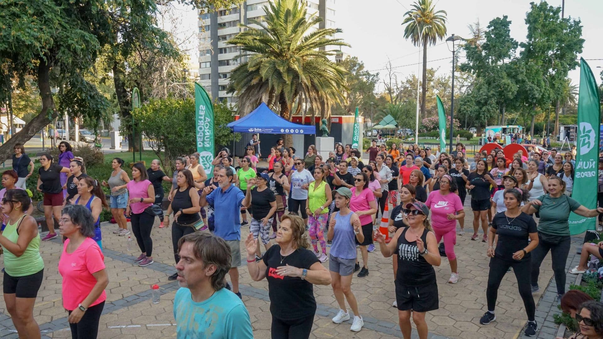 El baile se apoderó de la Plaza Ñuñoa