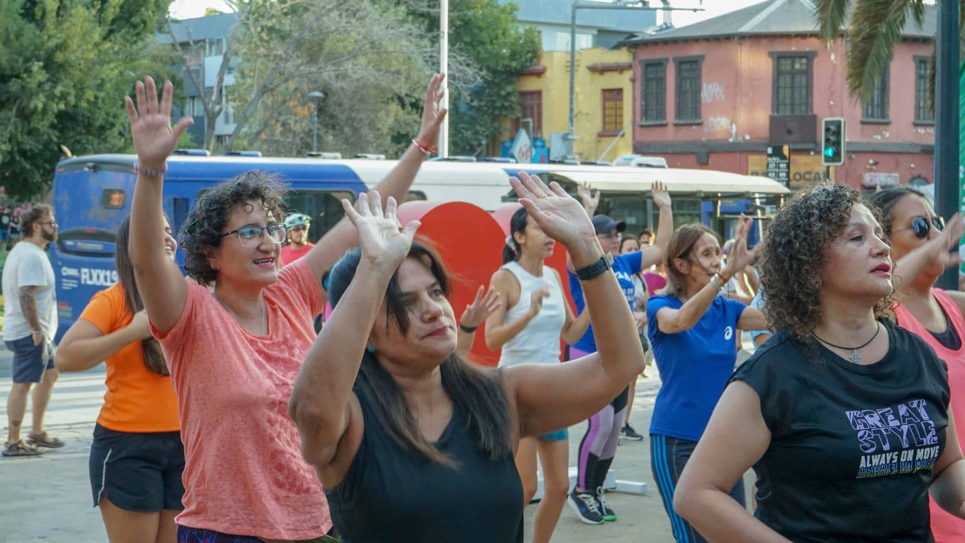 El baile se apoderó de la Plaza Ñuñoa