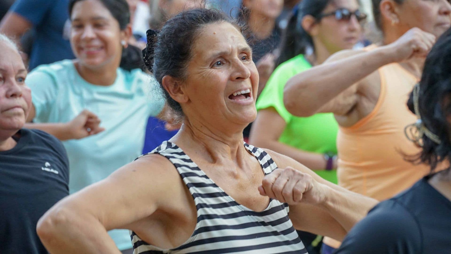El baile se apoderó de la Plaza Ñuñoa