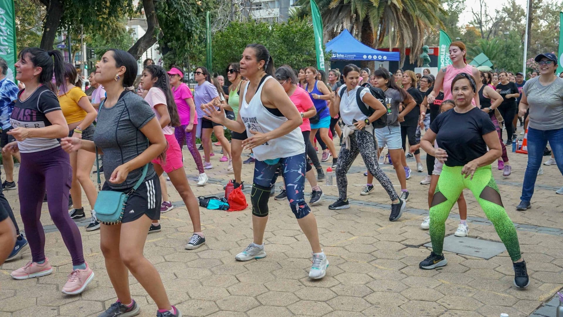 El baile se apoderó de la Plaza Ñuñoa