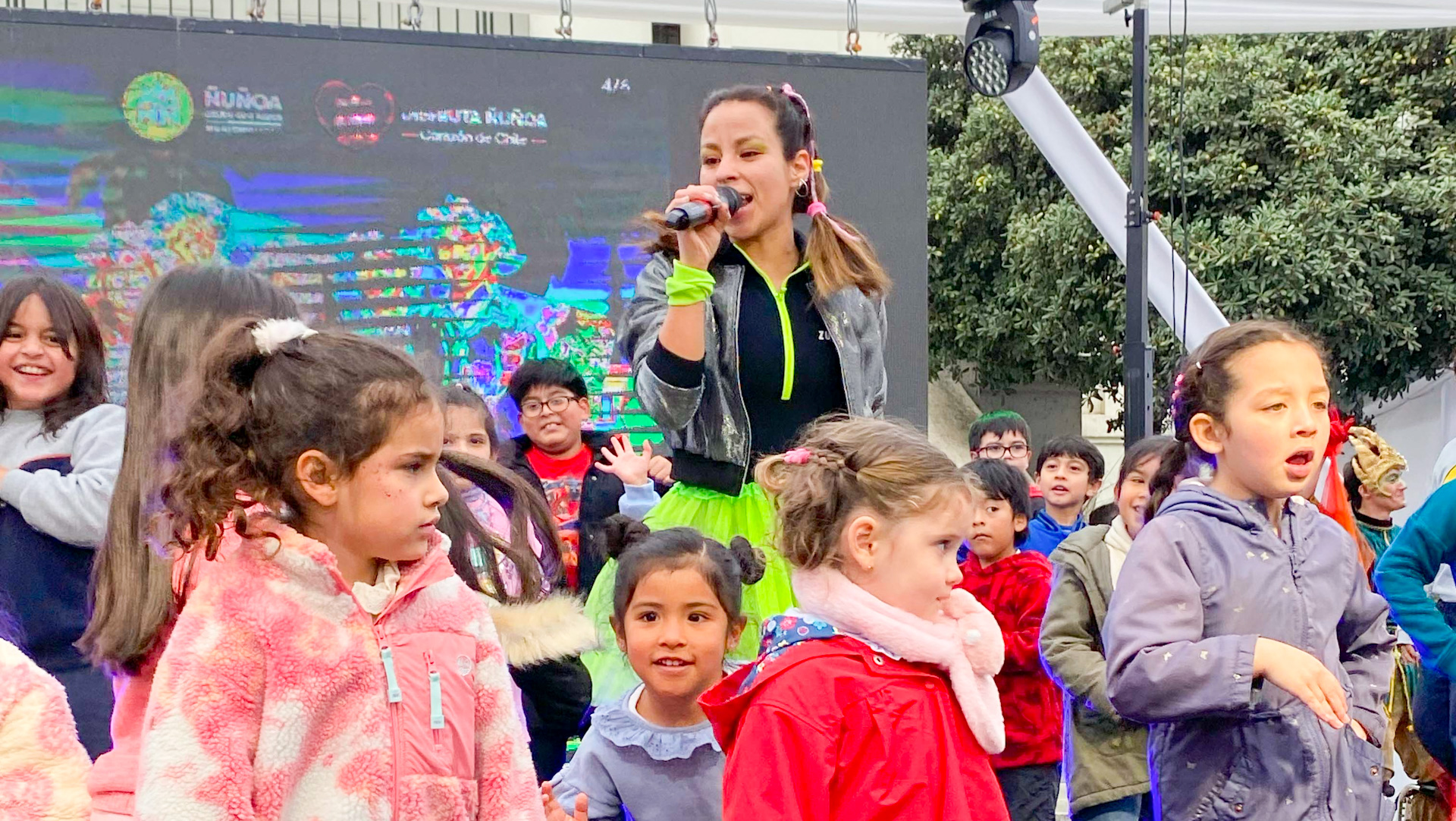 Ñuñoa Deportes colaboró con una Zumba Kids en el Día de la Niñez